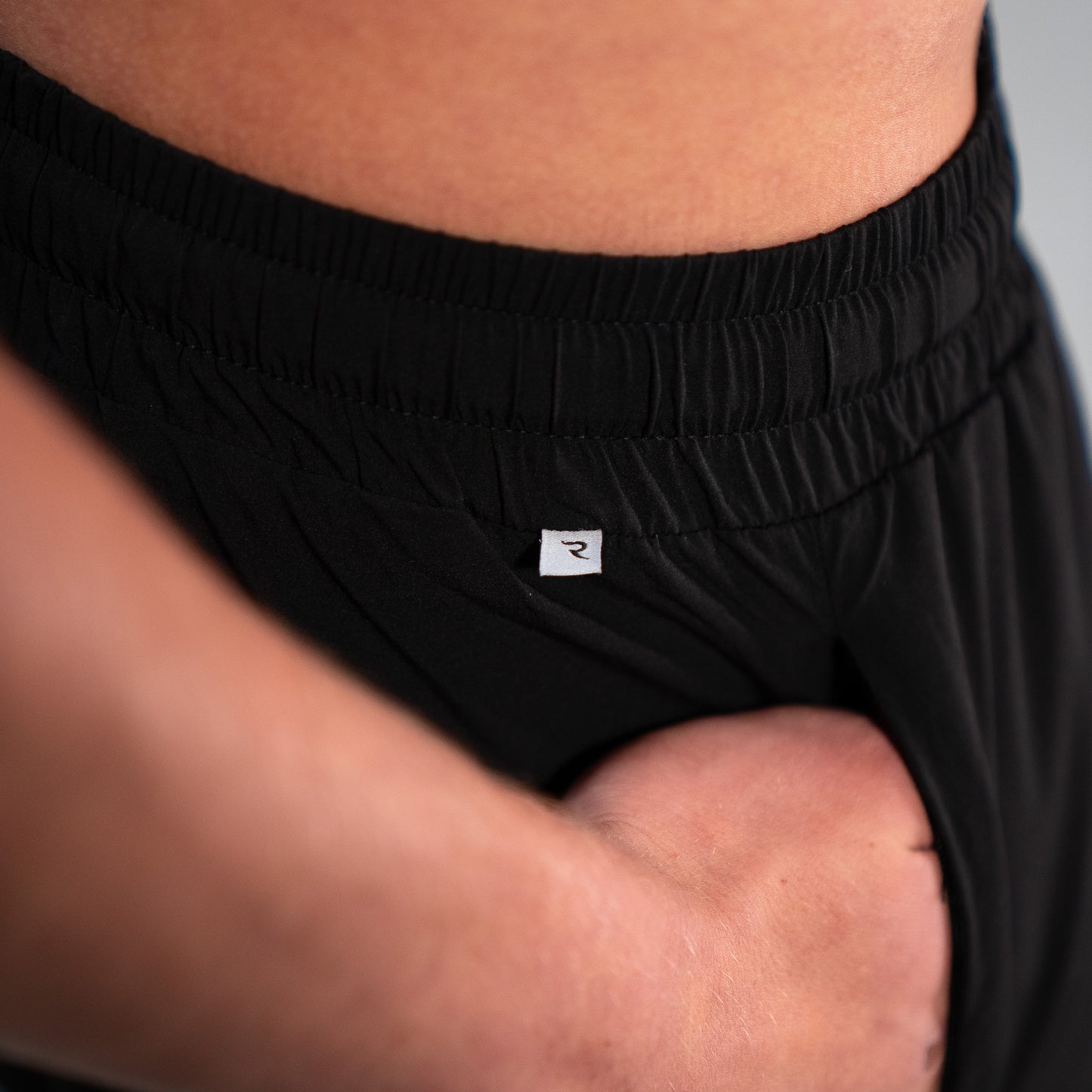 2 IN 1 RUNNING SHORTS - THE SWIFT - 6" BLACK