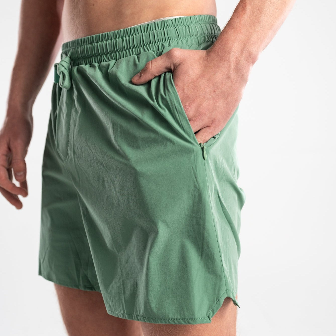 2 IN 1 RUNNING SHORTS - THE SWIFT - 6" - GREEN